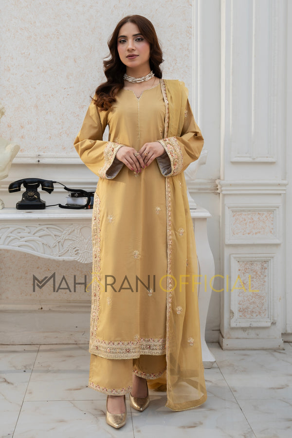 zarnish 3 piece Embroidered Stitched suit